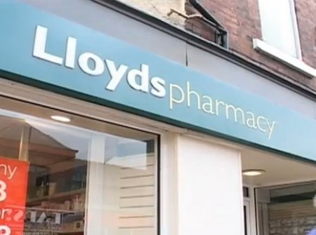 lloyds-grab